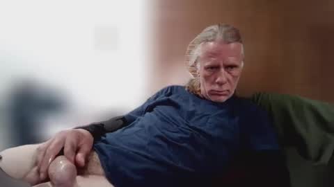 jizzmitten5 online show from February 12, 8:09 am