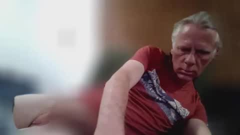 jizzmitten5 online show from February 14, 2:06 am