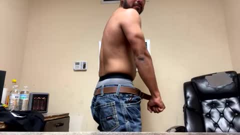 jjuarez5409 online show from March 17, 9:34 am