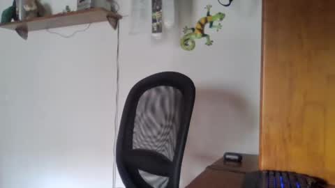 Snapshot of joaodias_18 chatting on December 15, 3:09 pm joaodias_18 online show from December 15, 3:09 pm