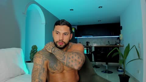 joe_esthetic online show from January 17, 11:22 pm