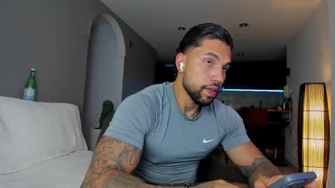 joe_esthetic online show from November 14, 2:04 am