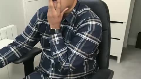 joeshades21 online show from September 26, 8:34 am