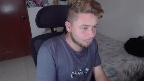 JOHAN independient model online show from December 1, 4:21 pm