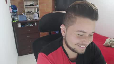 JOHAN independient model online show from February 23, 4:30 pm