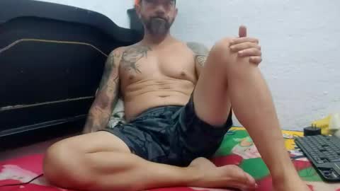 Snapshot of john_balthor chatting on December 25, 9:33 pm online show from December 25, 9:33 pm