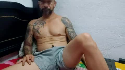 Snapshot of john_balthor chatting on December 29, 2:17 am online show from December 29, 2:17 am