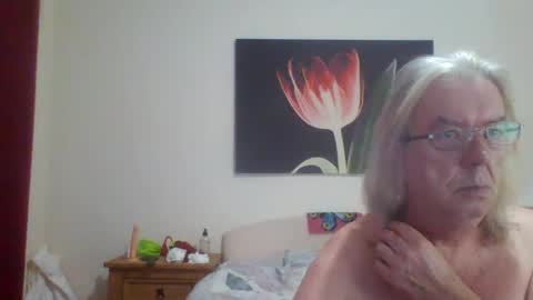 Snapshot of john_little_one chatting on December 26, 3:42 pm JOHN online show from December 26, 3:42 pm
