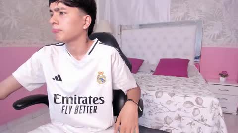 John Miles online show from December 4, 1:51 pm