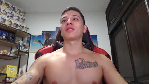 Snapshot of john_s117 chatting on January 10, 2:14 am JOHN online show from January 10, 2:14 am