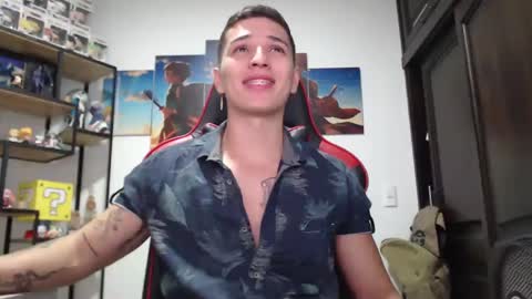 Snapshot of john_s117 chatting on January 21, 3:16 am JOHN online show from January 21, 3:16 am