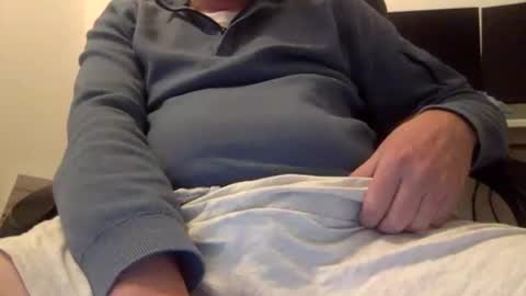 Snapshot of johnjerkof chatting on December 20, 10:43 pm johnjerkof online show from December 20, 10:43 pm