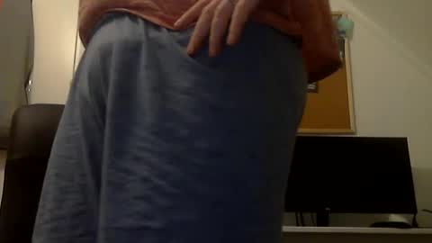 Snapshot of johnjerkof chatting on January 22, 9:33 pm johnjerkof online show from January 22, 9:33 pm