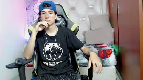 Snapshot of johnny_cagee chatting on October 16, 5:15 am johnny_cagee online show from October 16, 5:15 am