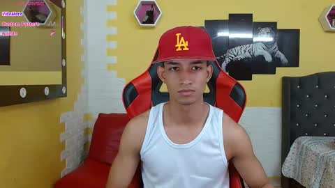 jose_sexycumm online show from December 4, 8:05 pm