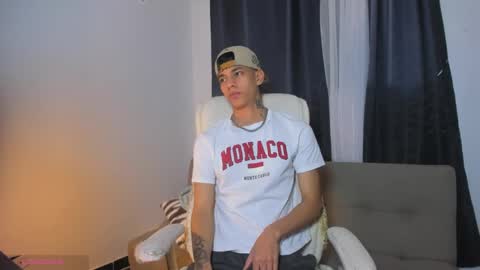 Snapshot of josep_davies chatting on December 10, 11:53 pm Josep online show from December 10, 11:53 pm