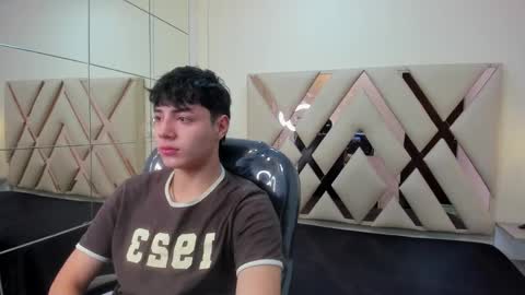 josh_leon22 online show from October 13, 3:45 am