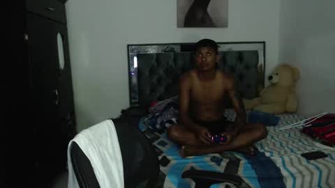 jota_moore online show from March 25, 6:45 pm