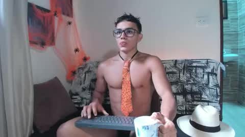 Im Jouliano online show from October 30, 8:43 pm