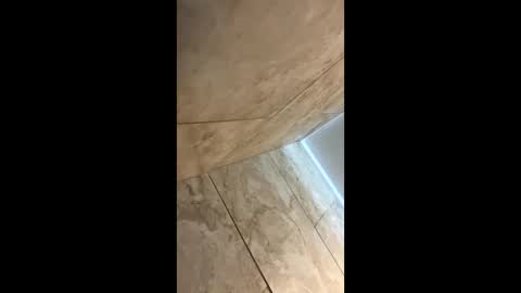 J online show from December 18, 1:18 pm