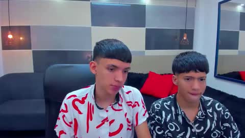 JuanSteven online show from December 15, 1:22 pm