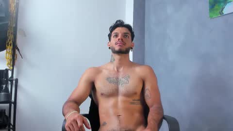 Juan Esteban online show from February 6, 7:00 pm