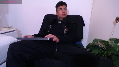 juancamilo66_ online show from December 31, 6:05 am