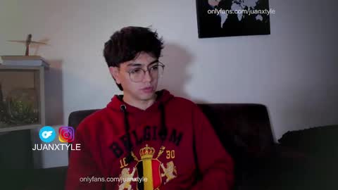 Snapshot of juancamroom chatting on September 15, 1:19 am . online show from September 15, 1:19 am