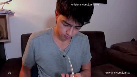 Snapshot of juancamroom chatting on October 7, 4:16 am . online show from October 7, 4:16 am