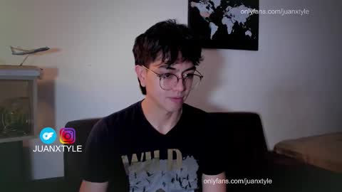 Snapshot of juancamroom chatting on September 9, 2:00 am . online show from September 9, 2:00 am