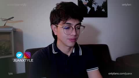 Snapshot of juancamroom chatting on October 2, 2:48 am . online show from October 2, 2:48 am