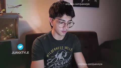Snapshot of juancamroom chatting on October 16, 3:03 am . online show from October 16, 3:03 am