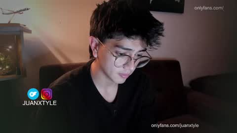 Snapshot of juancamroom chatting on October 9, 4:28 am . online show from October 9, 4:28 am