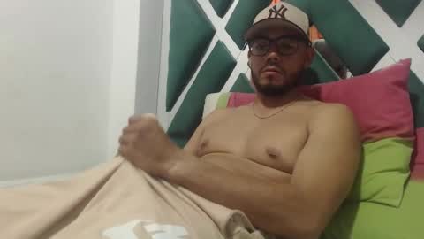 juanfe_style online show from October 8, 2:38 am