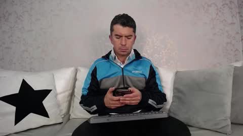 Juan k online show from November 4, 1:45 pm