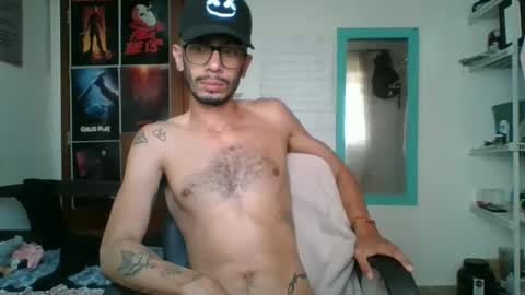 Snapshot of julfigo chatting on January 6, 5:06 pm Julfigo online show from January 6, 5:06 pm