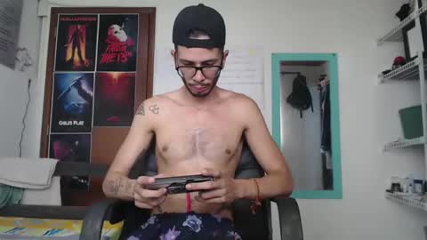 Snapshot of julfigo chatting on March 11, 7:03 pm Julfigo online show from March 11, 7:03 pm