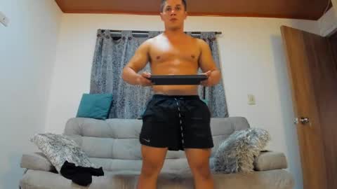 julian_wallace online show from January 17, 10:05 pm