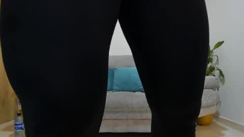 julian_wallace online show from December 9, 9:11 pm