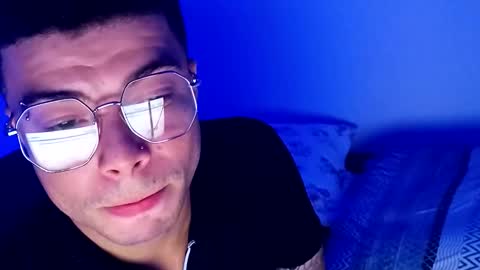 julinhosp online show from March 1, 2:44 am