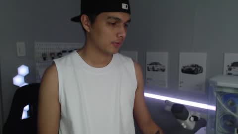 Rhys online show from November 19, 7:58 pm