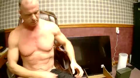 Tohiptwoquit online show from November 13, 4:39 am