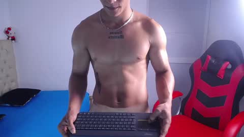 Snapshot of justin_andrew2 chatting on October 31, 3:30 am JUSTIN ANDREW online show from October 31, 3:30 am