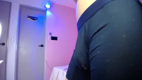 Snapshot of justin_grayy_ chatting on September 25, 11:35 pm Justin online show from September 25, 11:35 pm