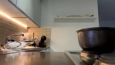 justin_huge online show from October 16, 7:05 am