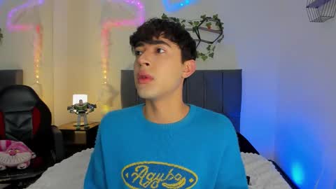 Justin online show from February 9, 11:26 am