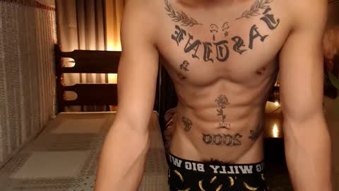 Snapshot of justine_hunk chatting on January 17, 4:15 pm justine_hunk online show from January 17, 4:15 pm