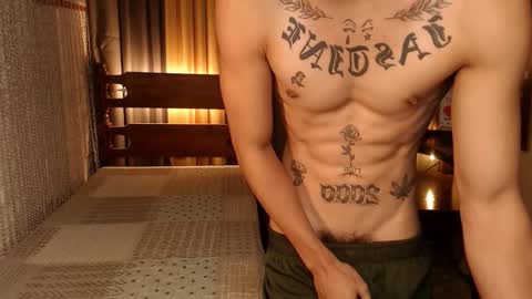 Snapshot of justine_hunk chatting on March 4, 5:21 am justine_hunk online show from March 4, 5:21 am