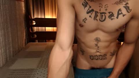 Snapshot of justine_hunk chatting on February 3, 3:31 am justine_hunk online show from February 3, 3:31 am