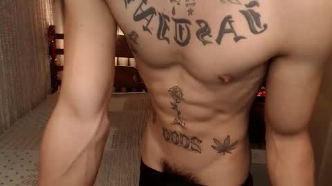 justine_hunk online show from April 9, 5:38 am